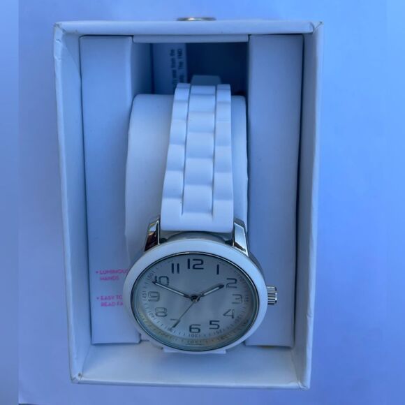 NWT White watch with silicone band - Picture 7 of 13